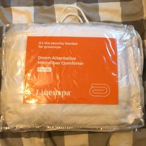 White Down Alternative Microfiber Comforter